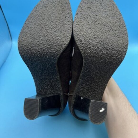 Ann Taylor Loft Women’s Brown Suede Heels Size 8M With Tassels - Picture 8 of 9